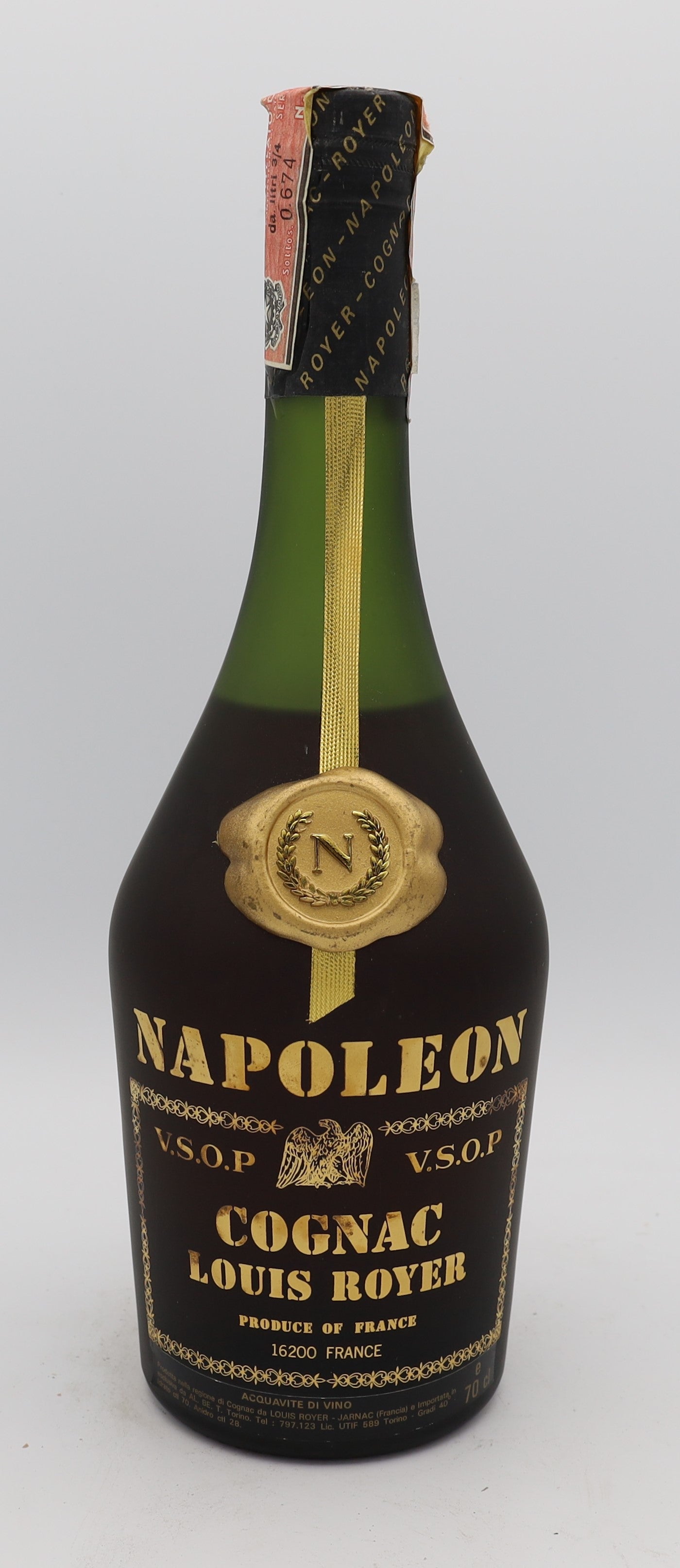 Louis Royer VSOP Cognac – Napoleon edition with gold wax seal, premium French brandy, rich and smooth flavor, perfect for collectors and connoisseurs.Cognac Vintage 1960's
