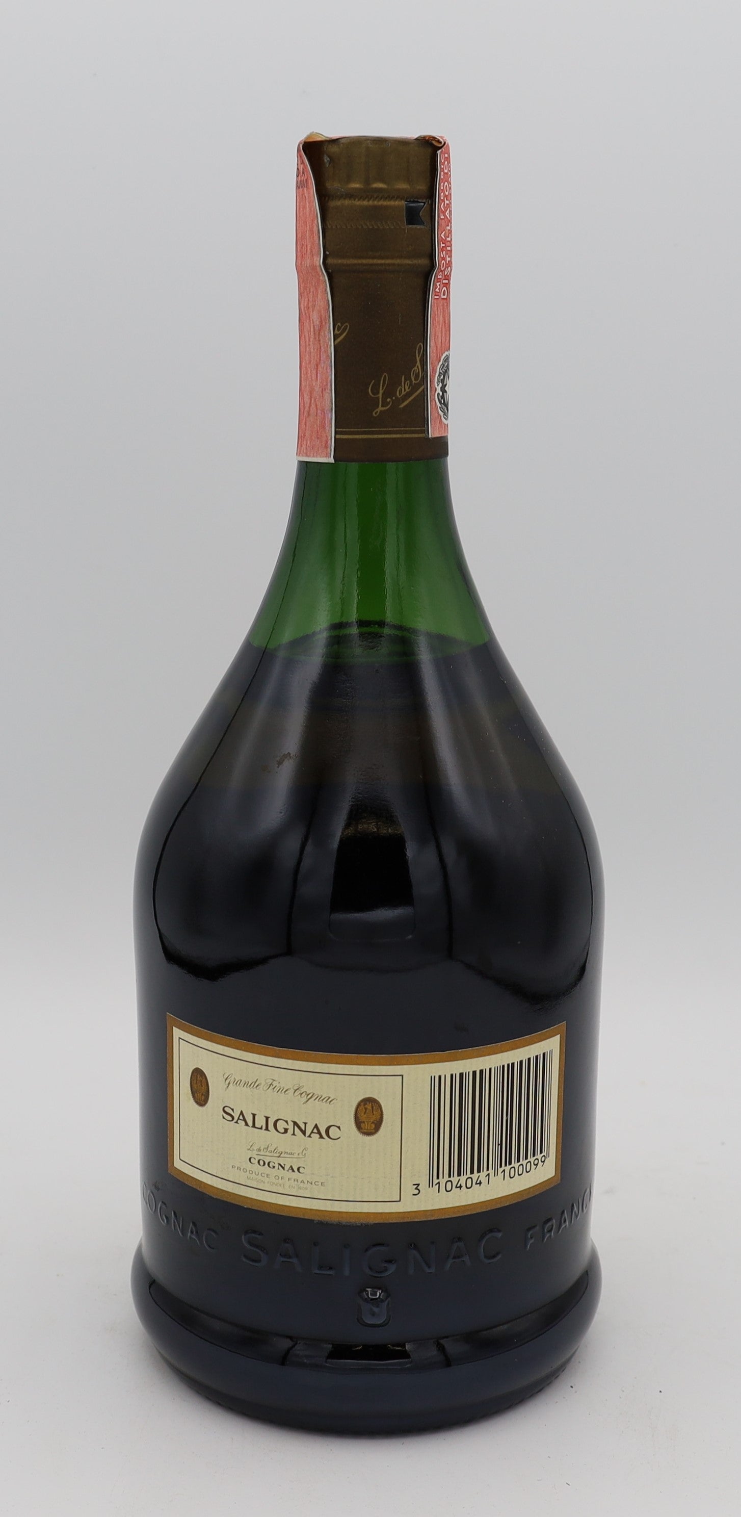 Salignac 3 Stars Grande Fine Cognac – classic French cognac with rich amber color, crafted from Grande Fine eaux-de-vie, offering smooth, balanced flavors ideal for collectors.