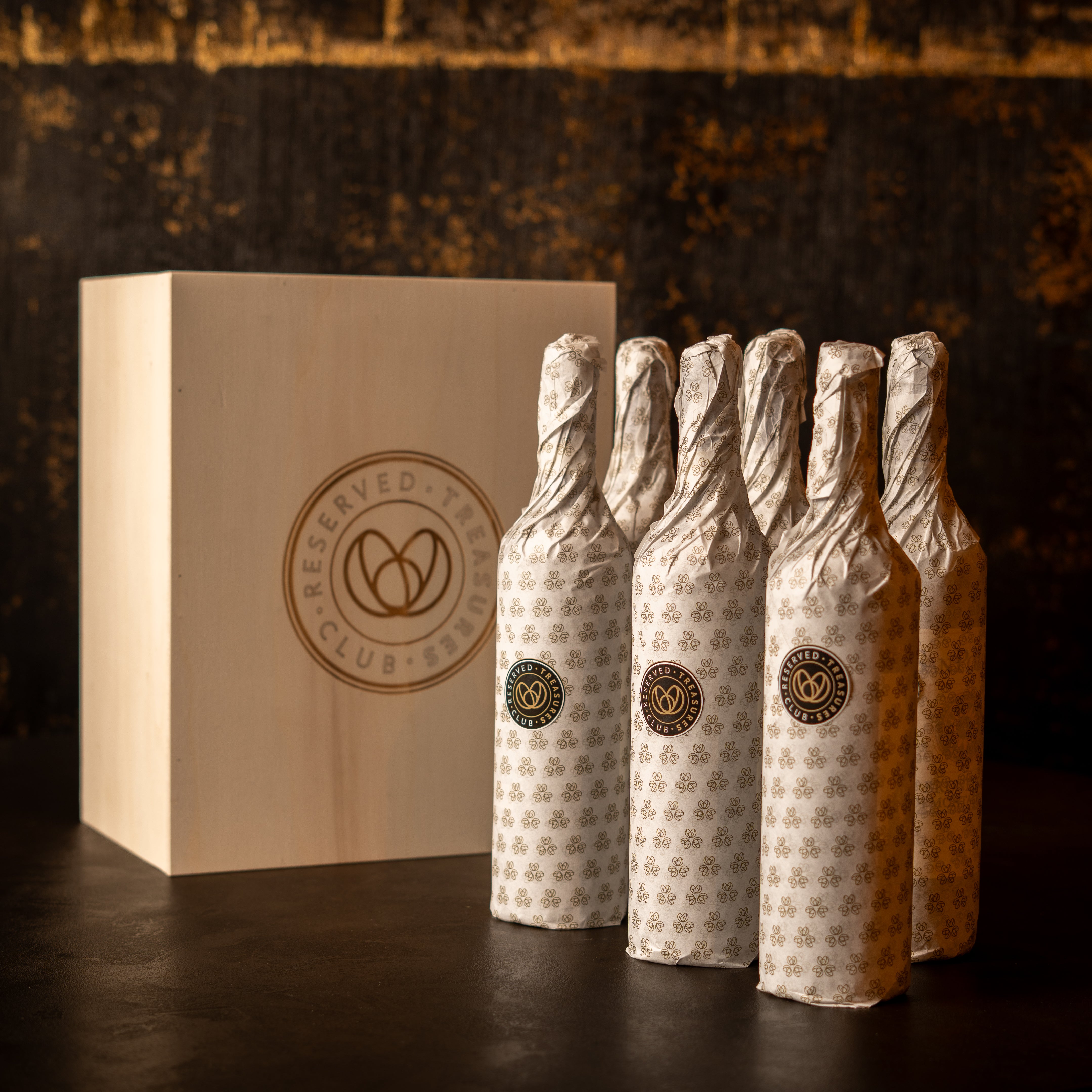 Luxury wooden wine box for 6 bottles – premium gift packaging for wines, ideal for collectors and special occasions