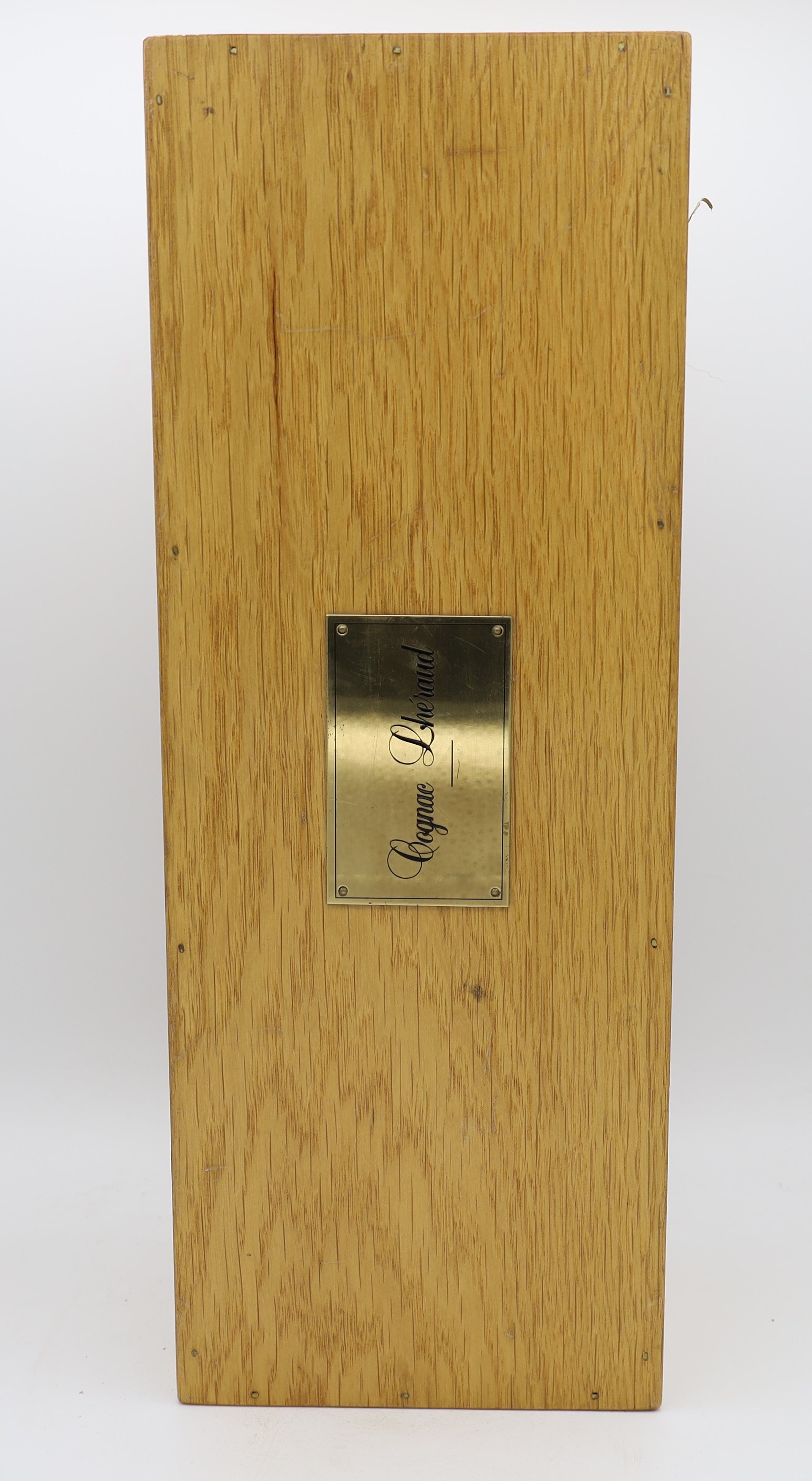 L’Héraud Cognac – premium French cognac in luxury wooden box, Reserved Treasures Club collectible edition, ideal for gifting